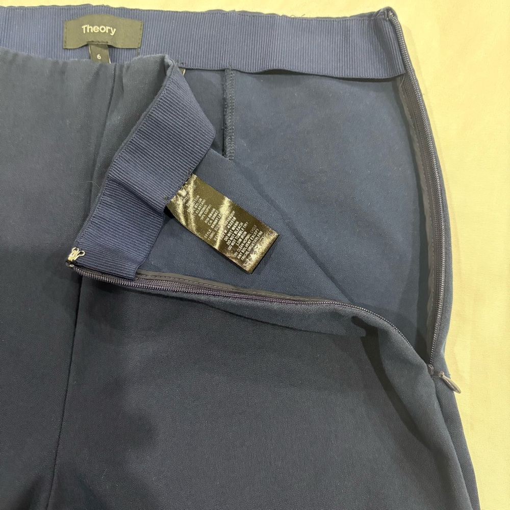 Theory Navy Slim Women’s Dress Pants Made in USA. - Picture 9 of 10